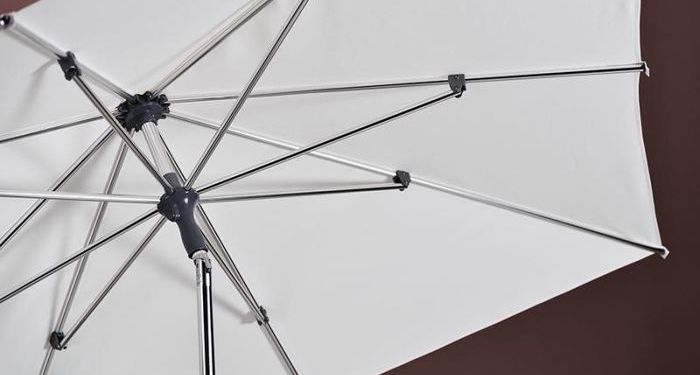 Comment réparer une baleine de parasol ?