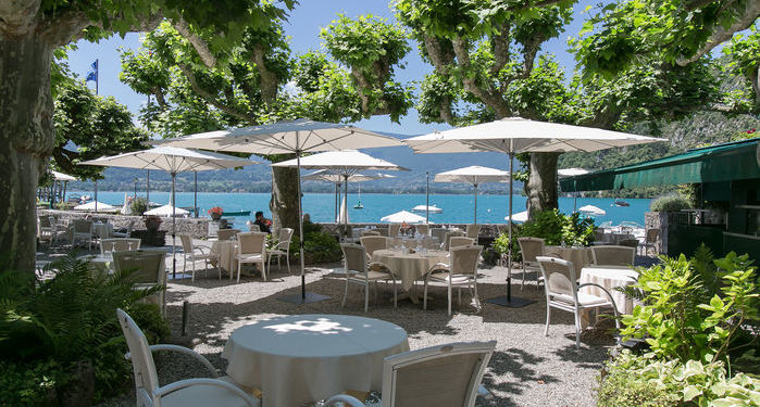 Comment choisir une housse de parasol ?