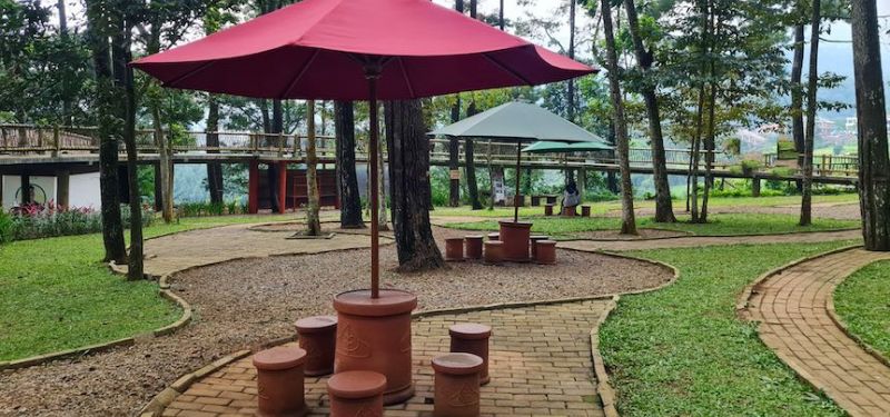Comment cacher un pied de parasol ?