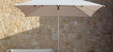 Parasol : comment faire pour qu’il résiste au vent ?