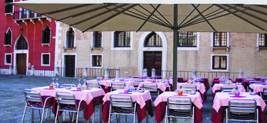 Parasol déporté ou parasol géant ?