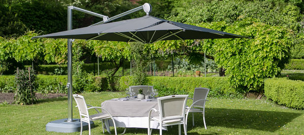 Parasol Sunflower + Base + housse Le parasol carré déporté luxueux et robuste