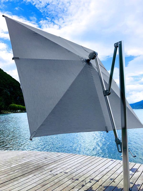 Parasol Sunflower + Base + housse Le parasol carré déporté luxueux et robuste