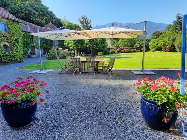 Parasol Helios Le parasol inclinable et déporté parfait pour tous les styles d'extérieurs
