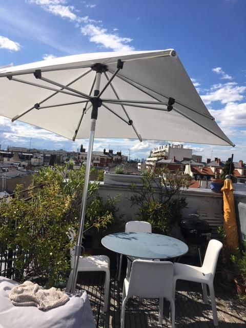 Parasol Sunpop Le parasol droit et inclinable facile d'utilisation