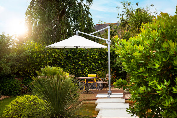 Parasol Hélios - Rond Notre nouveau parasol déporté et inclinable rond